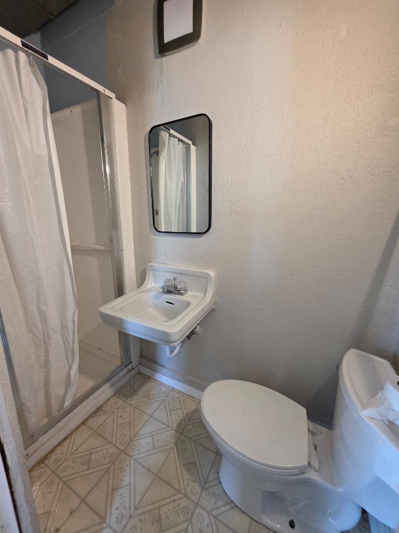 Apartment for rent at 137 4th Ave SE #1, Oelwein, IA 50662