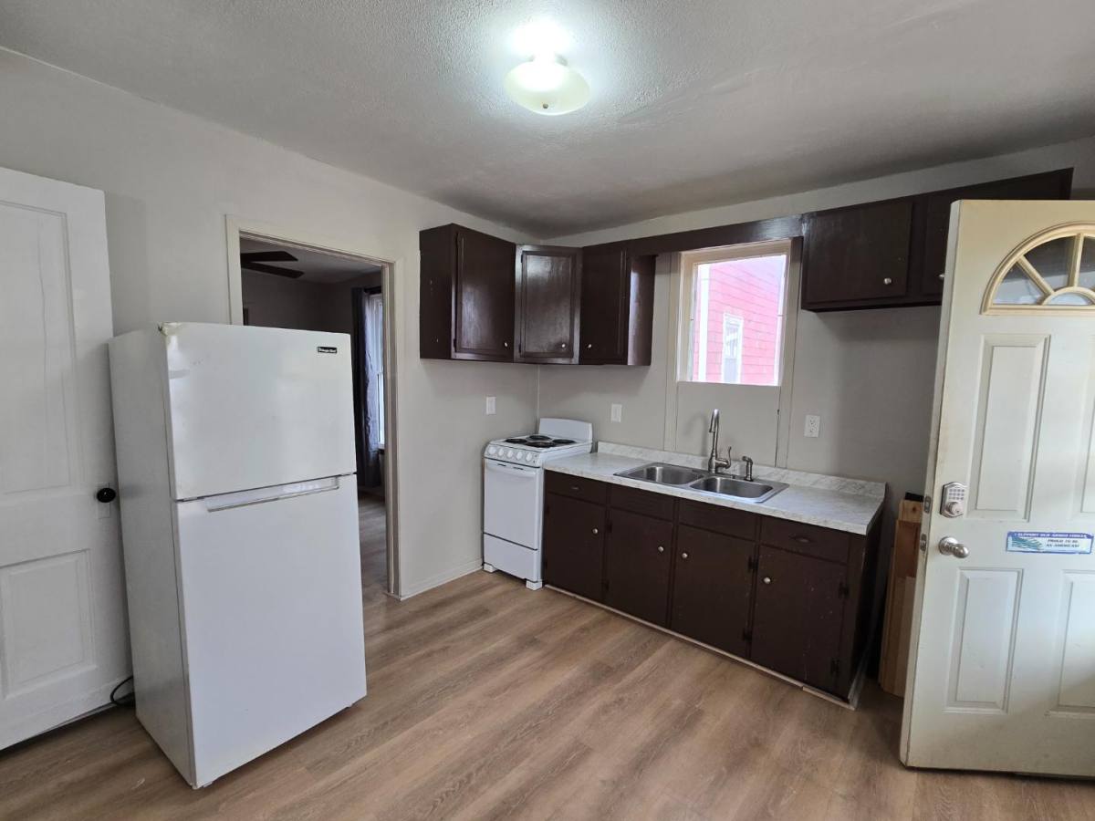 Apartment for rent at 137 4th Ave SE #1, Oelwein, IA 50662