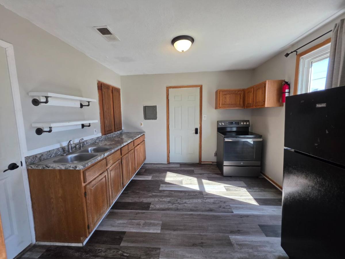 Apartment for rent at 137 4th Ave SE #1, Oelwein, IA 50662