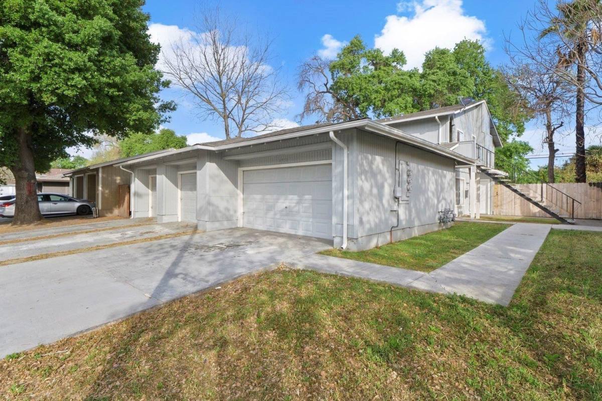 Apartment for rent at 6308-6312 Porterfield Ave, Stockton, CA 95204