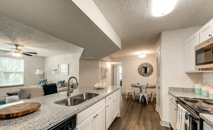 Apartment for rent at 901 Farm To Market 517 Rd W, Dickinson, TX 77539