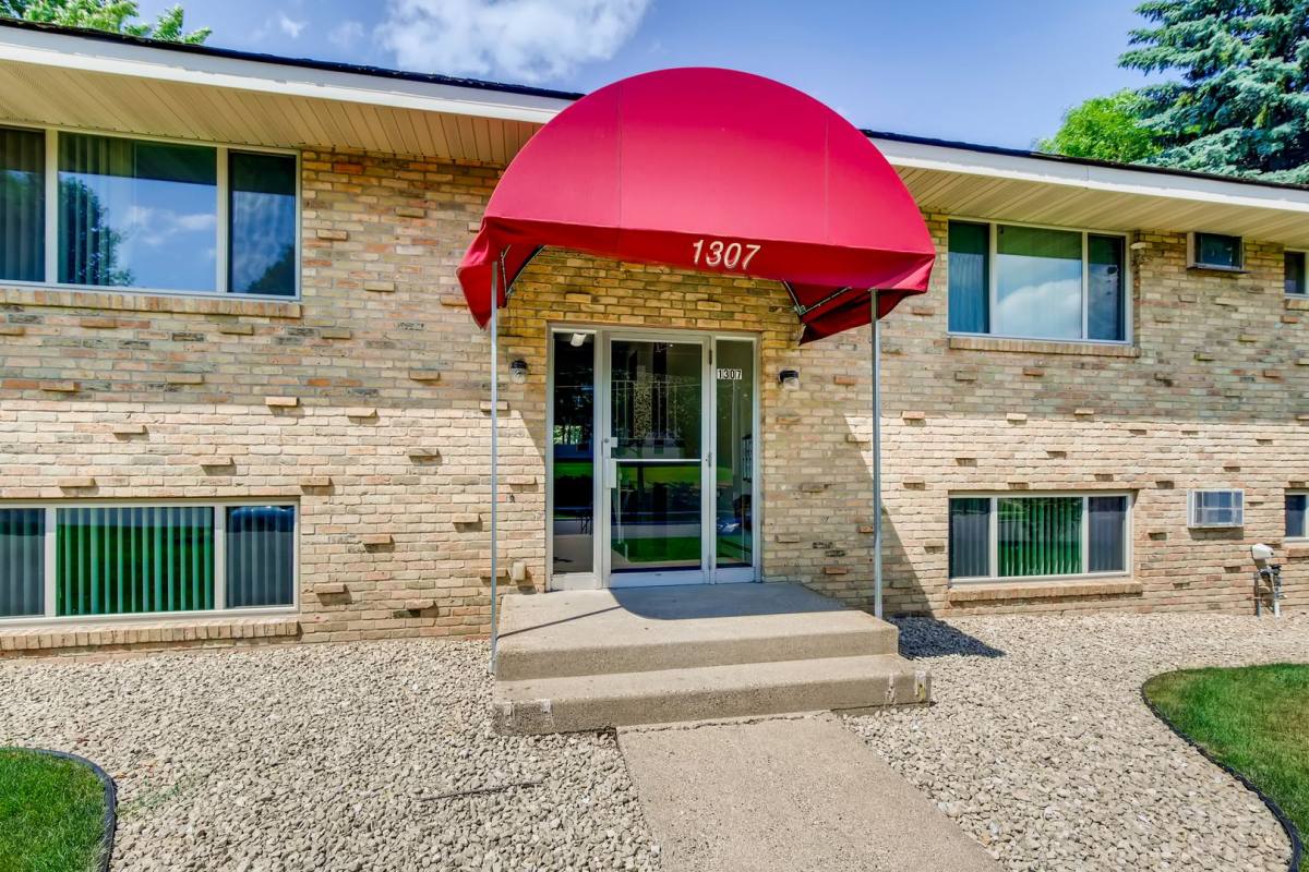 Apartment for rent at 1307 Shakope Ave E, Shakopee, MN 55379
