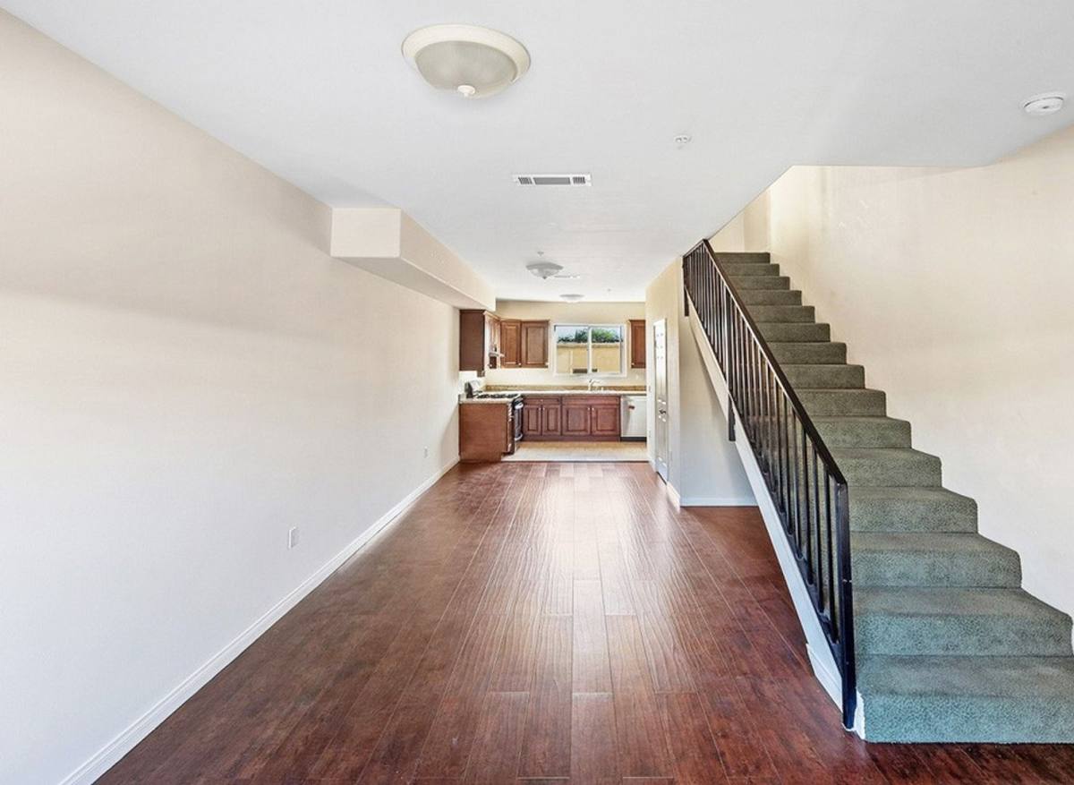 Apartment for rent at 14161-14163 Delano St, Van Nuys, CA 91401