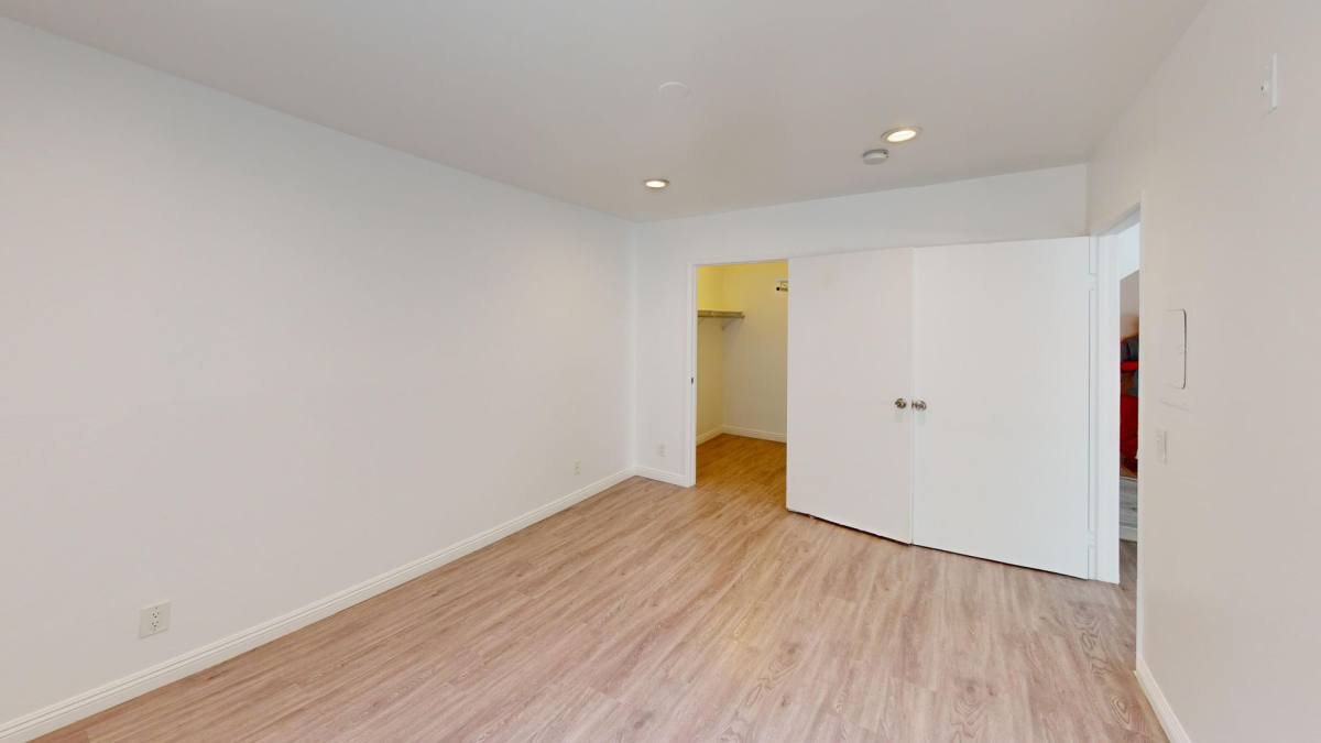 Apartment for rent at 855 S Harvard Blvd, Los Angeles, CA 90005