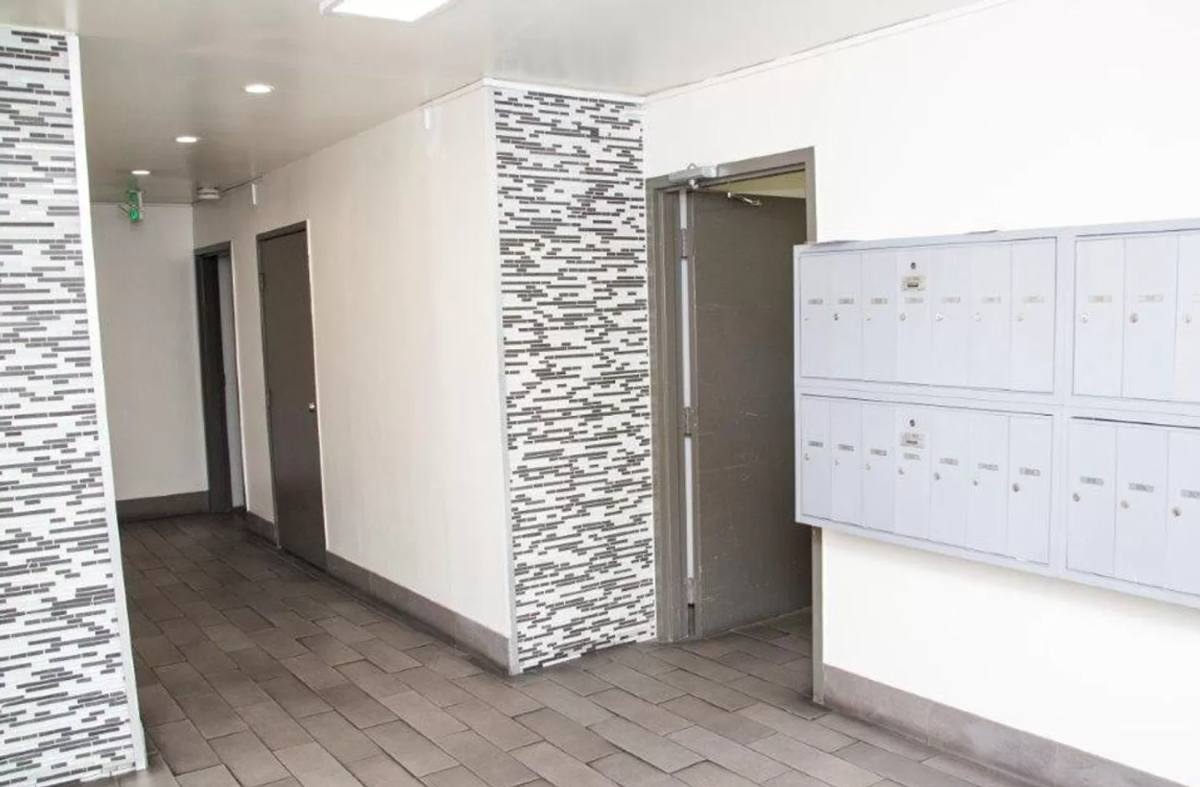 Apartment for rent at 855 S Harvard Blvd, Los Angeles, CA 90005