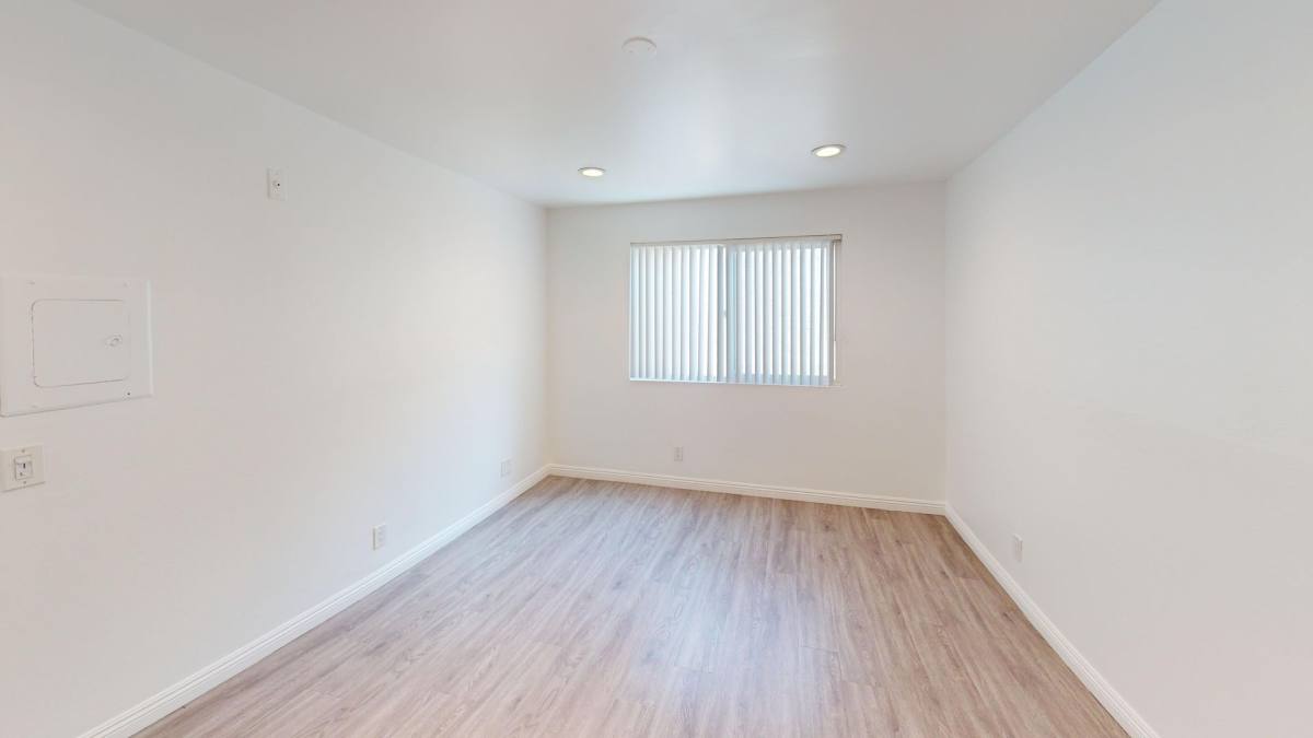 Apartment for rent at 855 S Harvard Blvd, Los Angeles, CA 90005