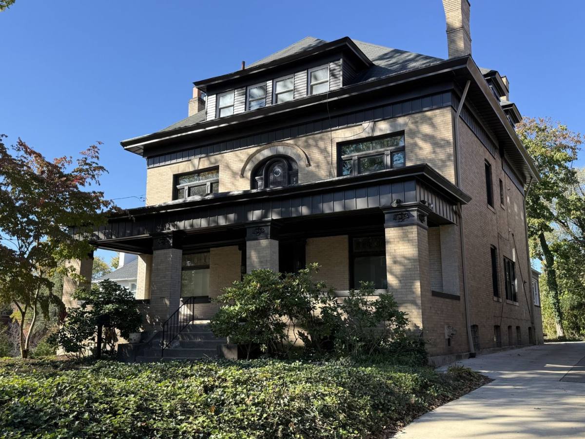 Apartment for rent at 1115 N Negley Ave, Pittsburgh, PA 15206