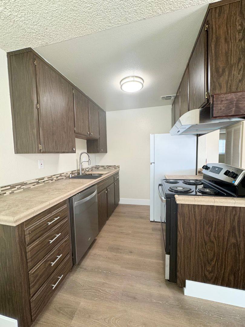 Apartment for rent at 335 Buckeye Terrace, Redding, CA 96003