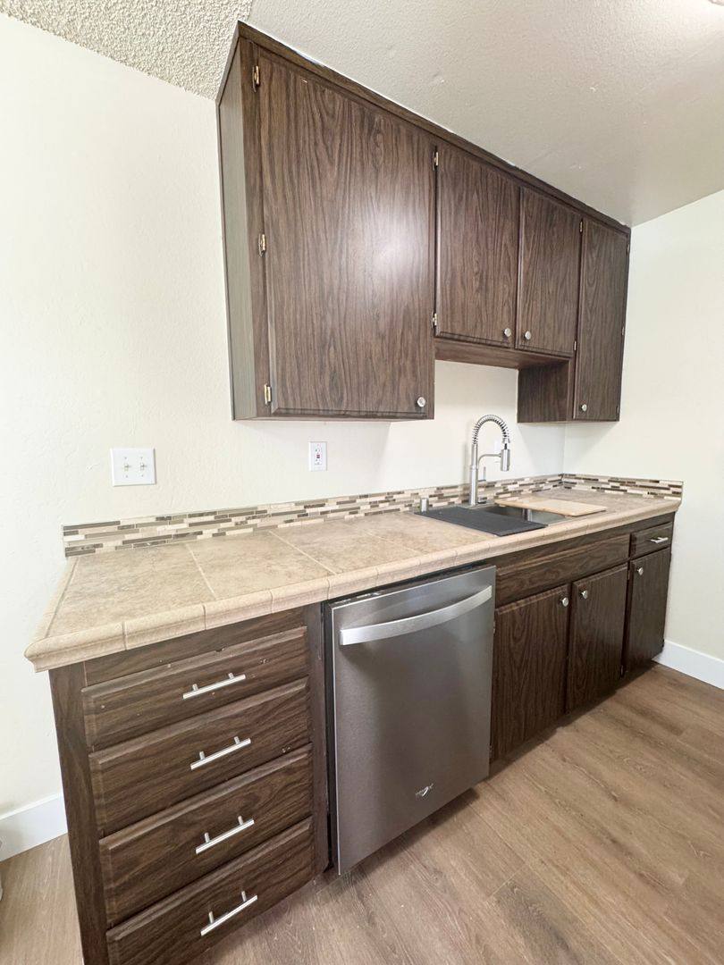 Apartment for rent at 335 Buckeye Terrace, Redding, CA 96003