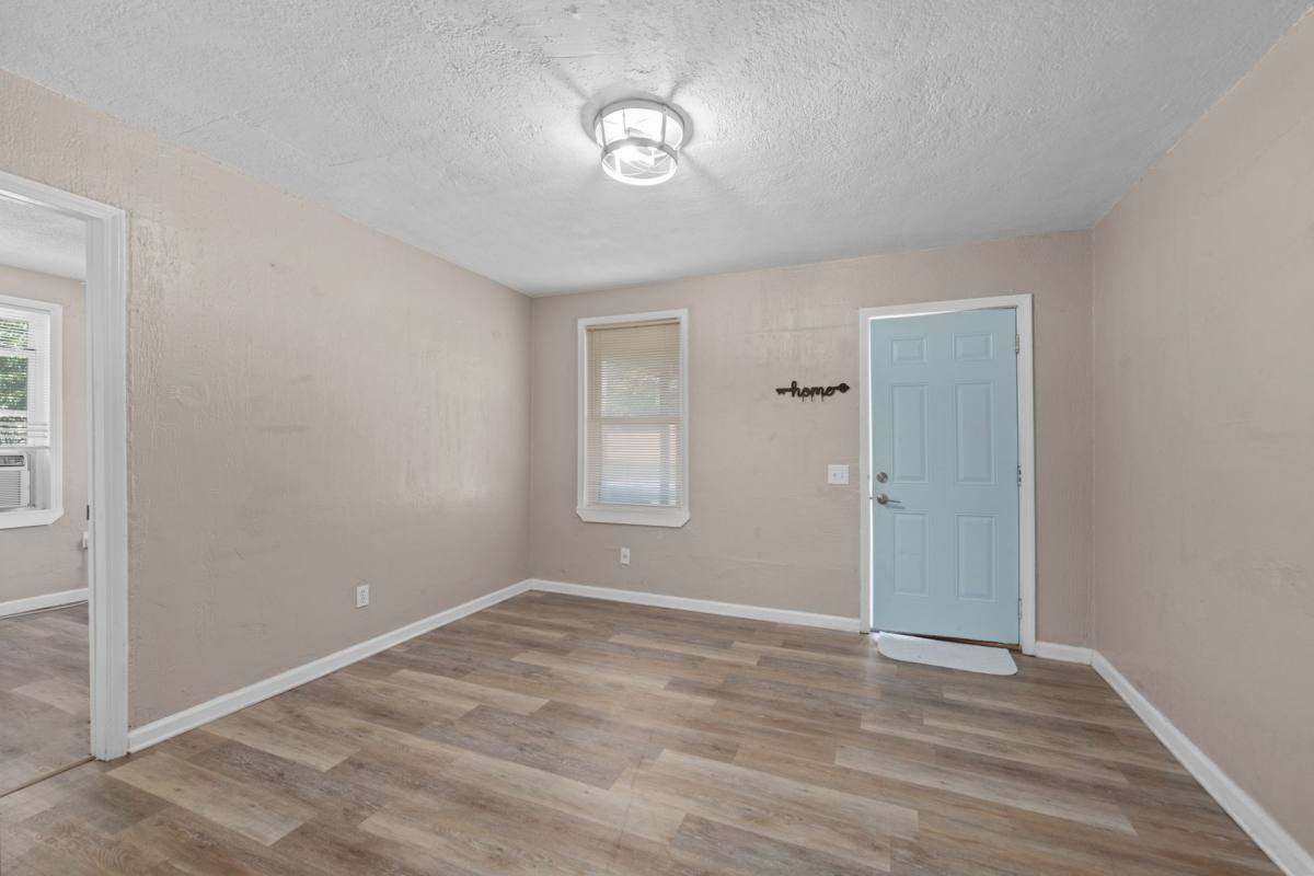 Apartment for rent at 2101 W Romana St, Pensacola, FL 32502
