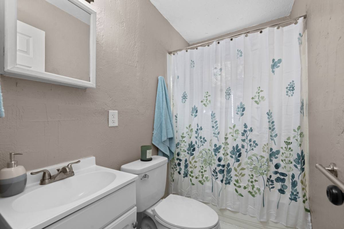 Apartment for rent at 2101 W Romana St, Pensacola, FL 32502