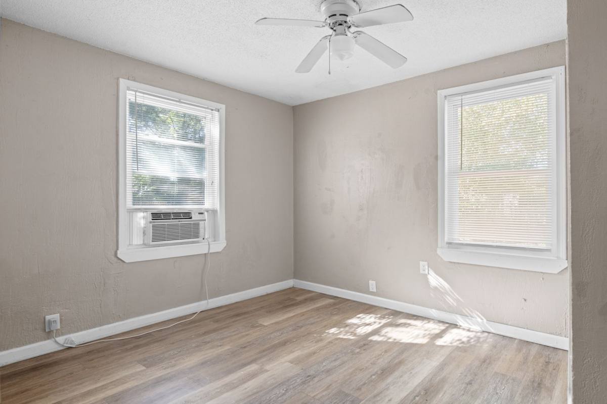 Apartment for rent at 2101 W Romana St, Pensacola, FL 32502
