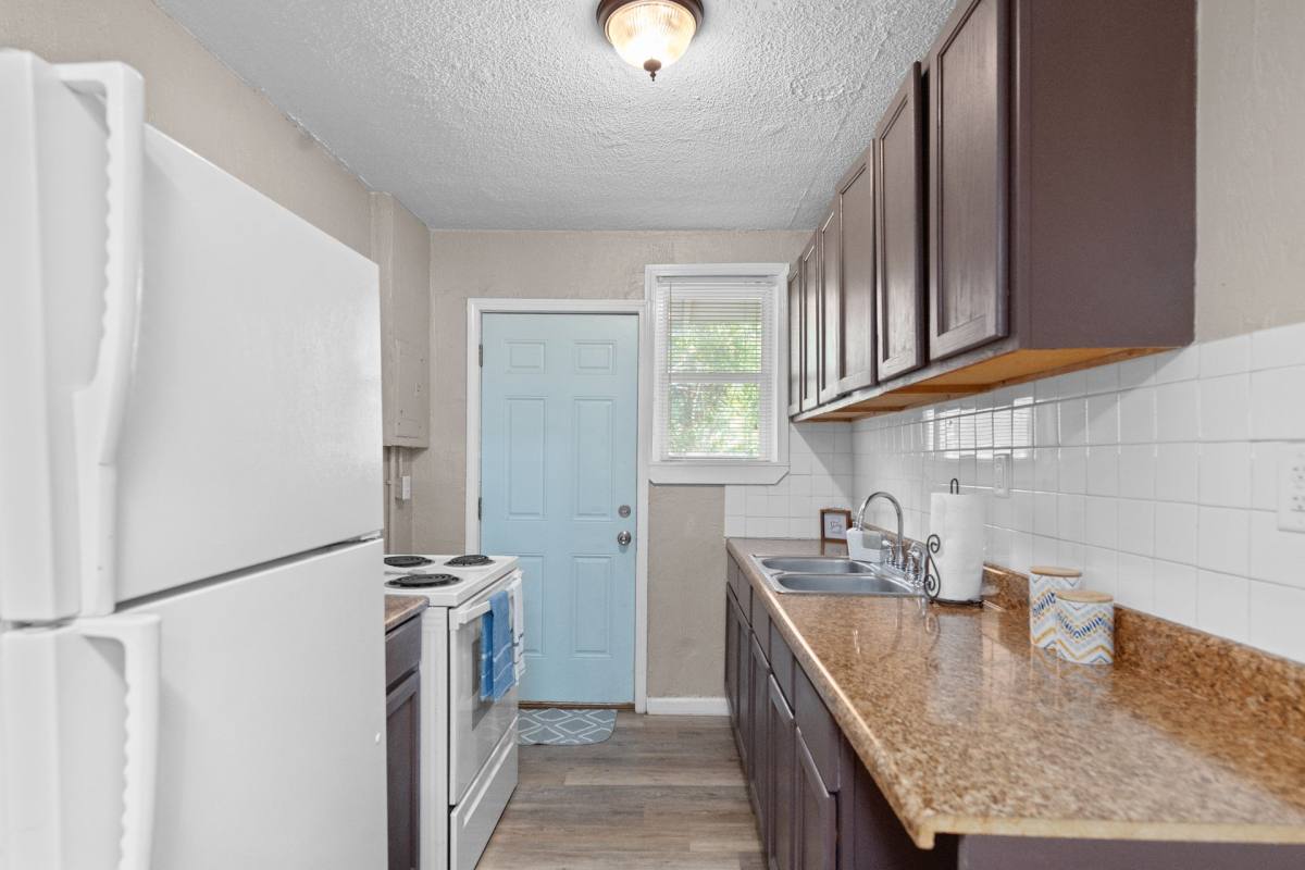 Apartment for rent at 2101 W Romana St, Pensacola, FL 32502