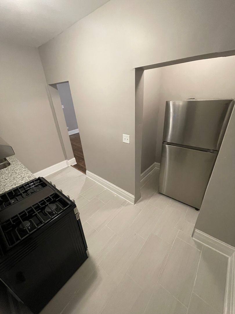 Apartment for rent at 11019 S Vernon Ave, Chicago, IL 60628