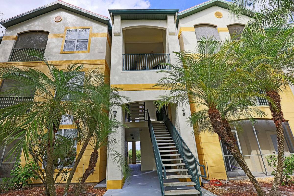 Apartment for rent at 11480 Villa Grand, Fort Myers, FL 33913