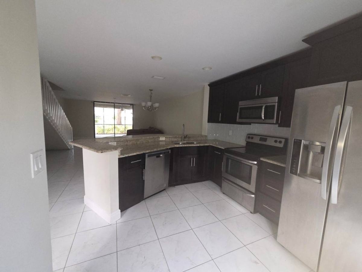 Townhouse for rent at 7890 Lago Del Mar Dr, Boca Raton, FL 33433