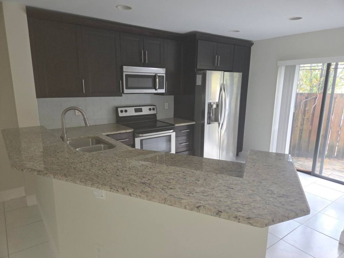 Townhouse for rent at 7890 Lago Del Mar Dr, Boca Raton, FL 33433