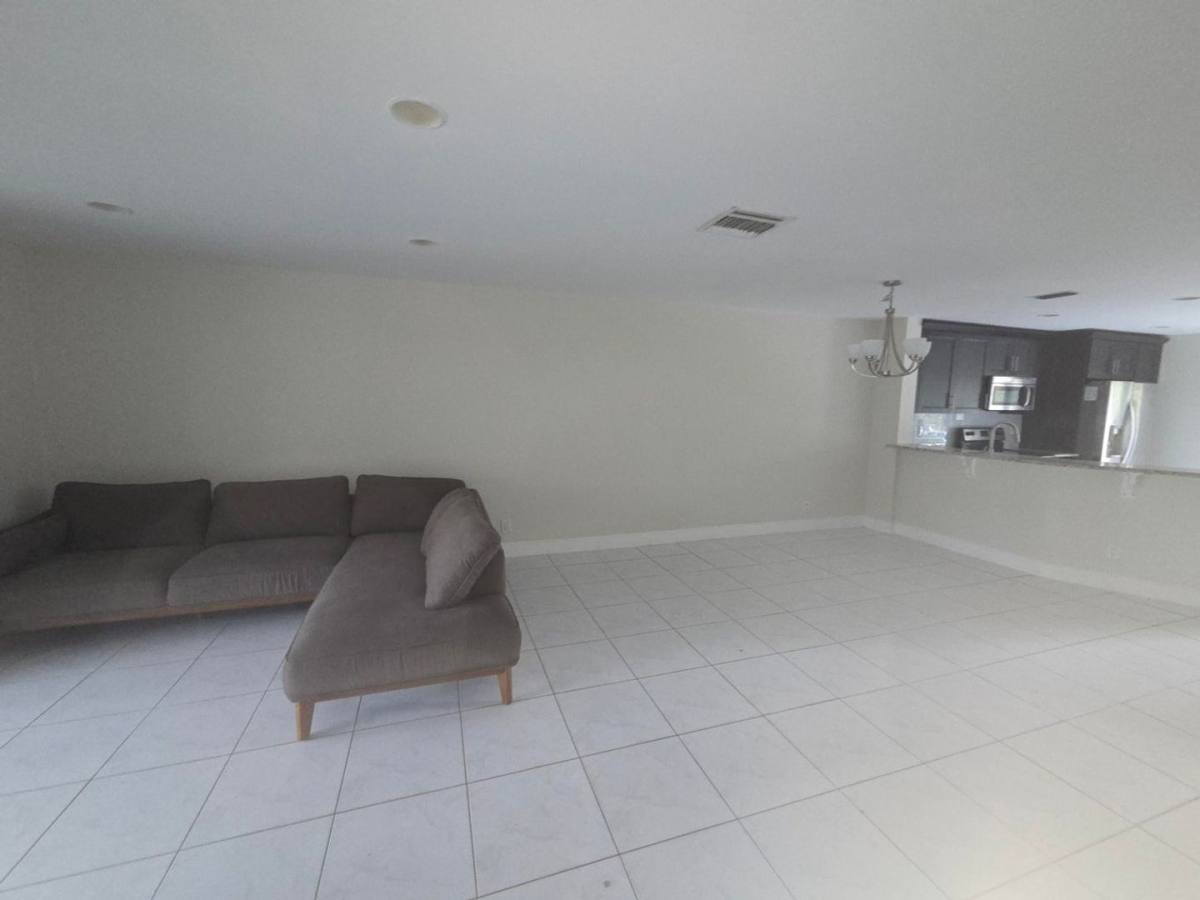 Townhouse for rent at 7890 Lago Del Mar Dr, Boca Raton, FL 33433