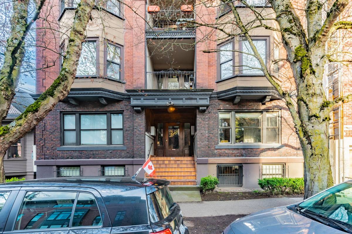 Apartment for rent at 313 10th Ave E, Seattle, WA 98102