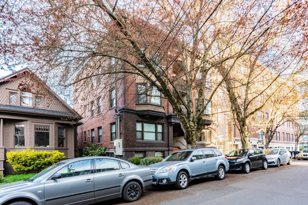Apartment for rent at 313 10th Ave E, Seattle, WA 98102