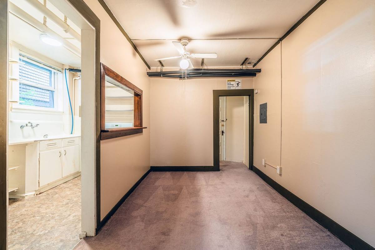 Apartment for rent at 313 10th Ave E, Seattle, WA 98102