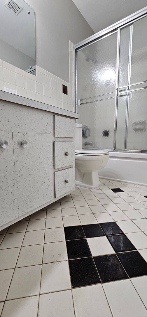 Apartment for rent at 3805 Briar Place, Dayton, OH 45405