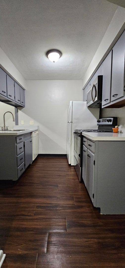 Apartment for rent at 3805 Briar Place, Dayton, OH 45405