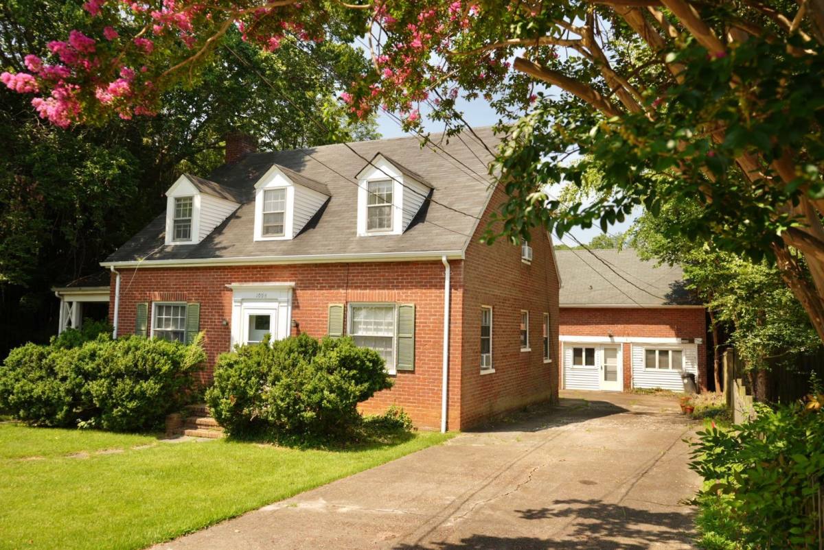 Apartment for rent at 109 Piedmont Ave N, Charlottesville, VA 22903