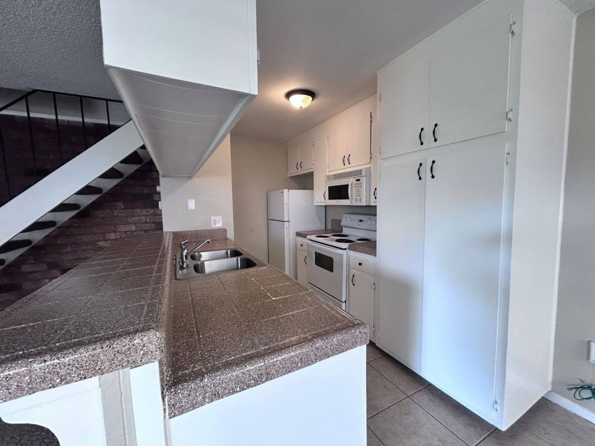 House for rent at 7408 Franklin Blvd, Sacramento, CA 95823