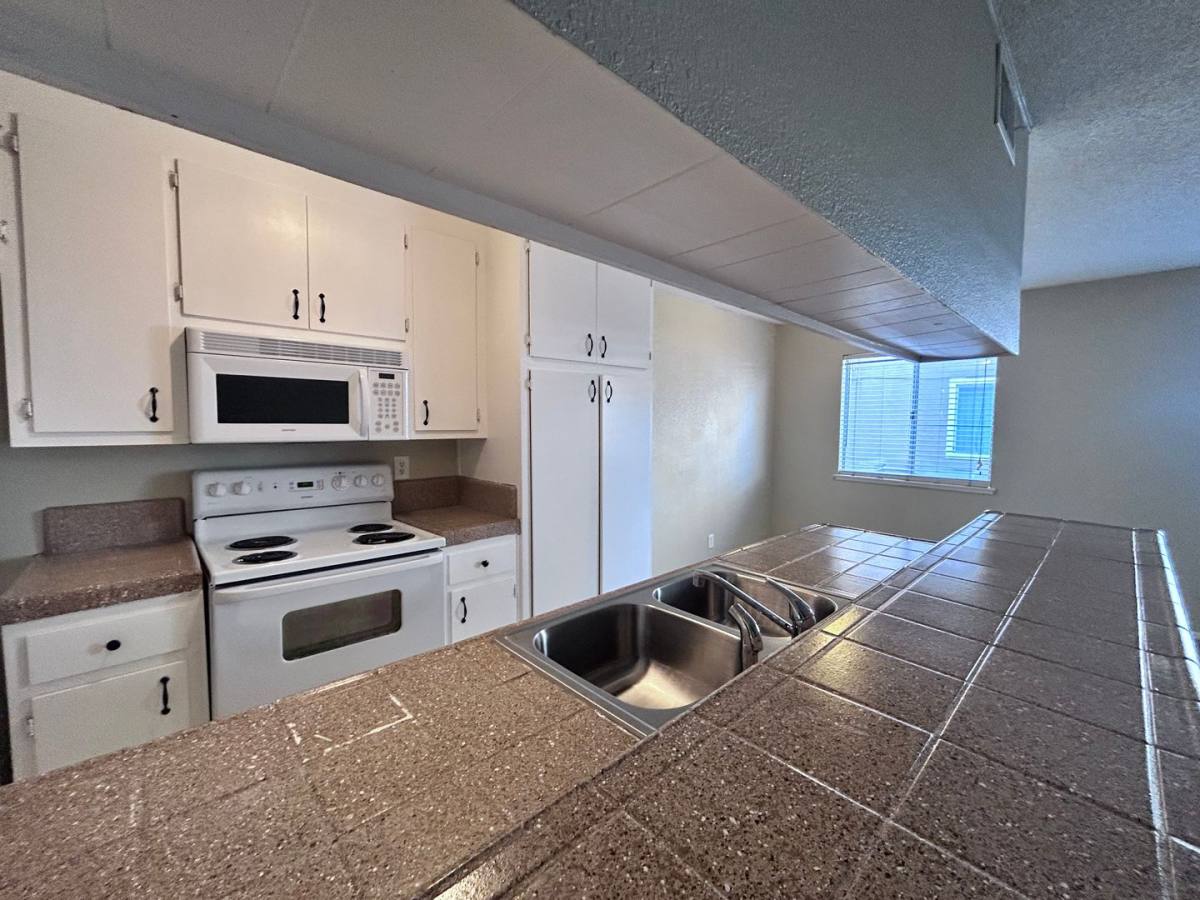 House for rent at 7408 Franklin Blvd, Sacramento, CA 95823
