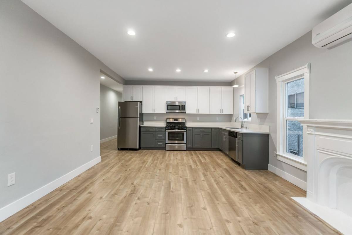 Apartment for rent at 415 N Coronado St, Los Angeles, CA 90026