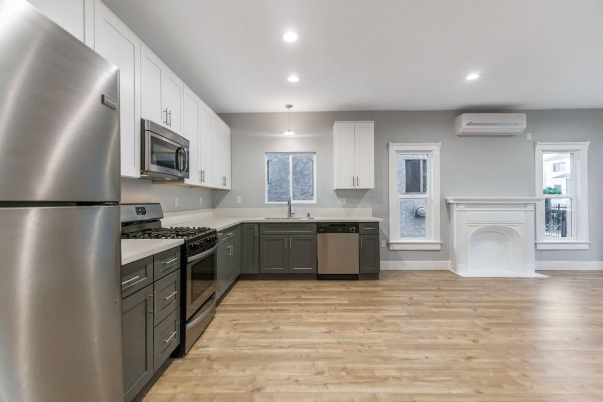 Apartment for rent at 415 N Coronado St, Los Angeles, CA 90026