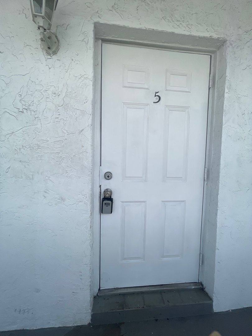 Apartment for rent at 2306 NW 9 Ave, Fort Lauderdale, FL 33311