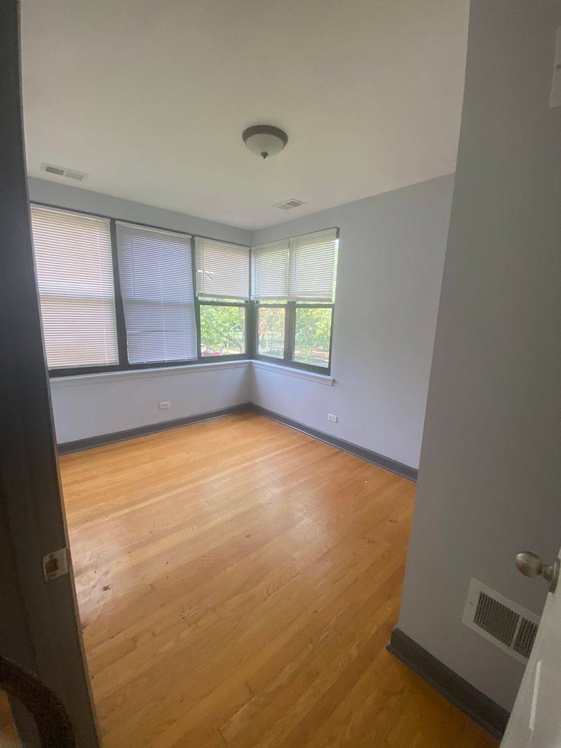 Apartment for rent at 7314 N Winchester Ave, Chicago, IL 60626