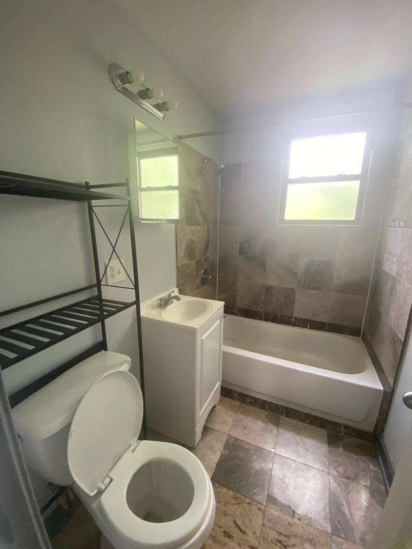 Apartment for rent at 7314 N Winchester Ave, Chicago, IL 60626
