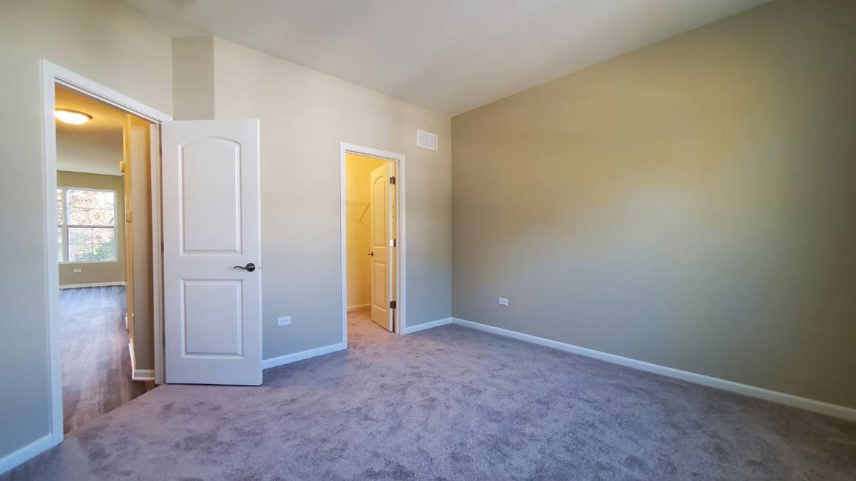 Apartment for rent at 360 Tall Tree Lane, Joliet, IL 60431