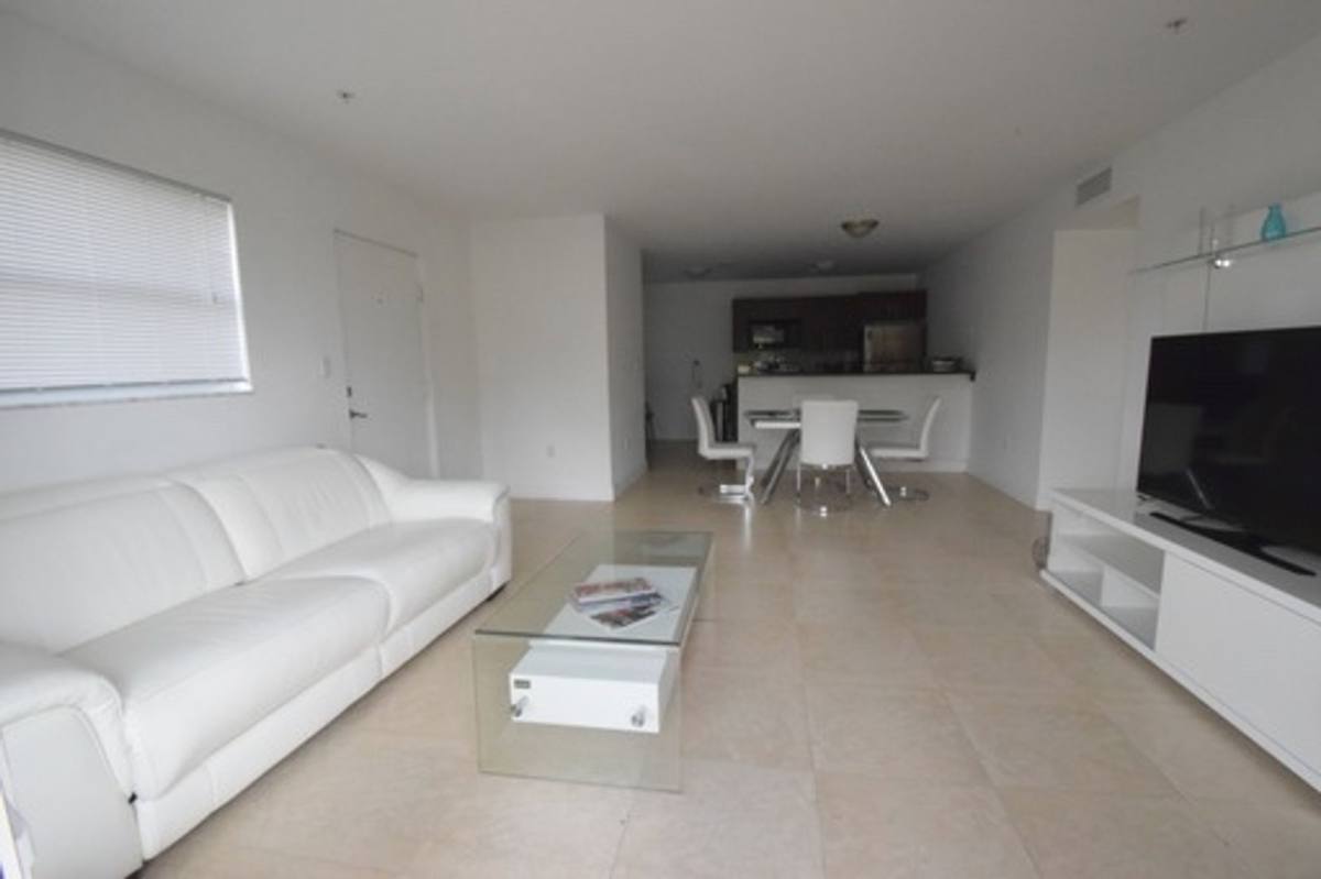 Apartment for rent at 4147 Stirling Rd, Fort Lauderdale, FL 33314