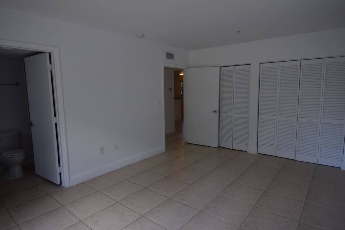 Apartment for rent at 4147 Stirling Rd, Fort Lauderdale, FL 33314