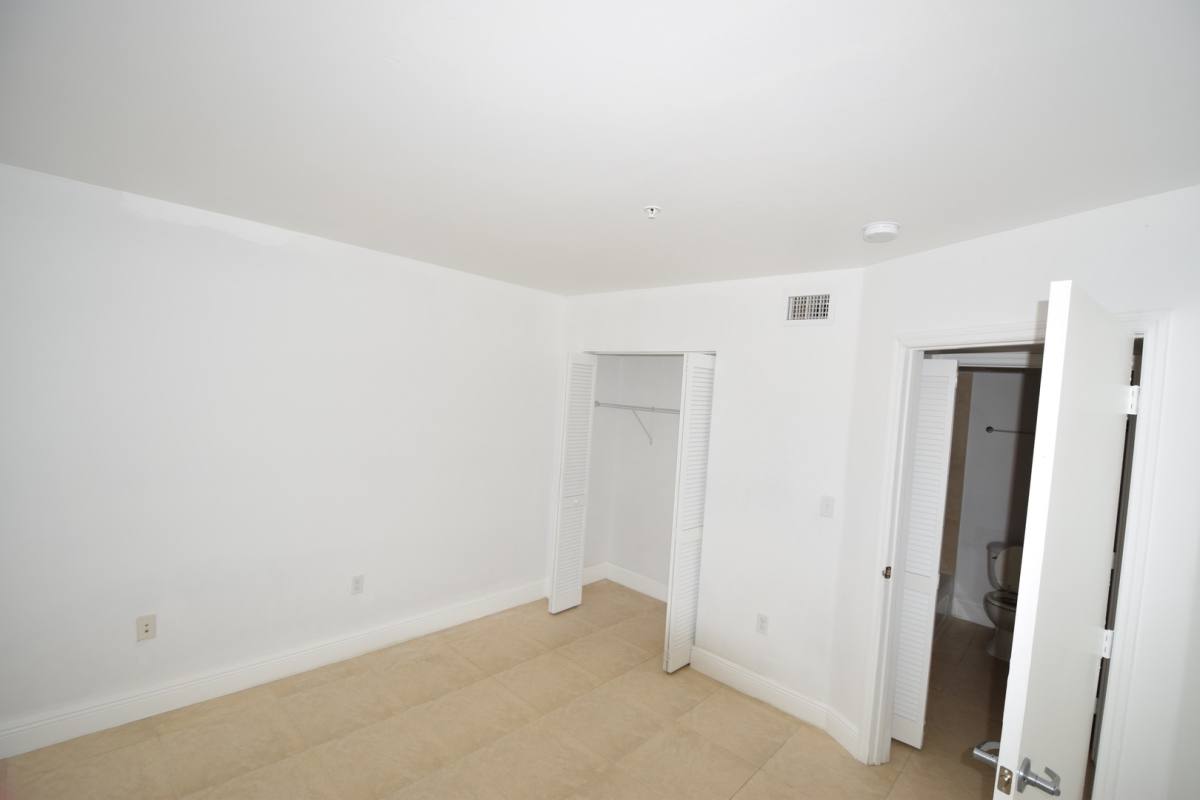 Apartment for rent at 4137 Stirling Rd, Fort Lauderdale, FL 33314