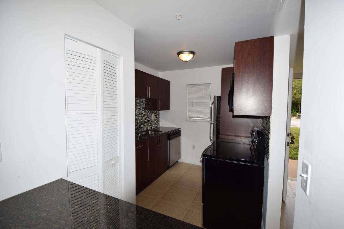 Apartment for rent at 4137 Stirling Rd, Fort Lauderdale, FL 33314