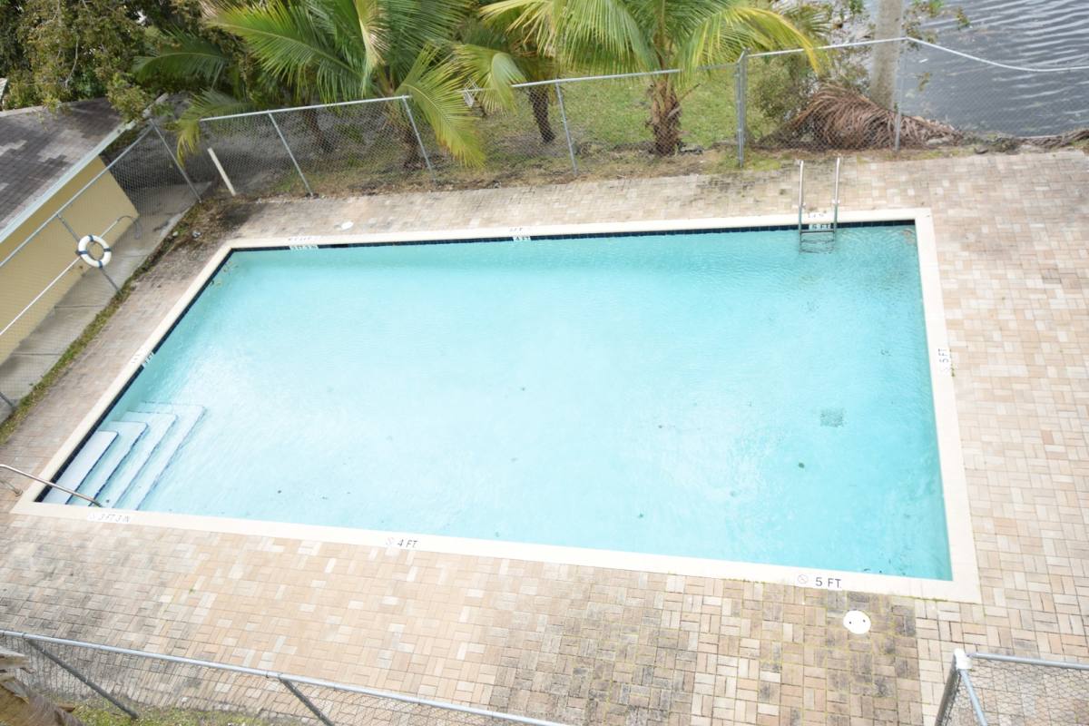 Apartment for rent at 4137 Stirling Rd, Fort Lauderdale, FL 33314