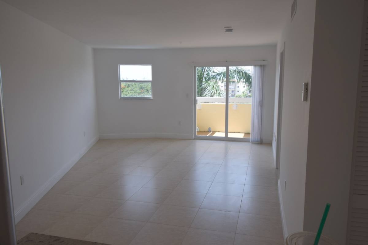 Apartment for rent at 4137 Stirling Rd, Fort Lauderdale, FL 33314