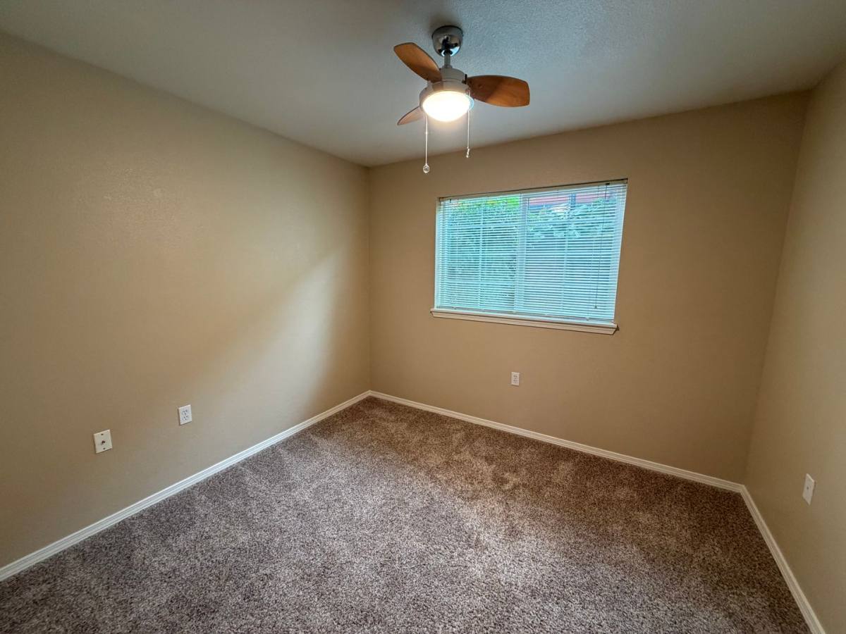 Apartment for rent at 1860 Rees Hill Rd SE, Salem, OR 97306