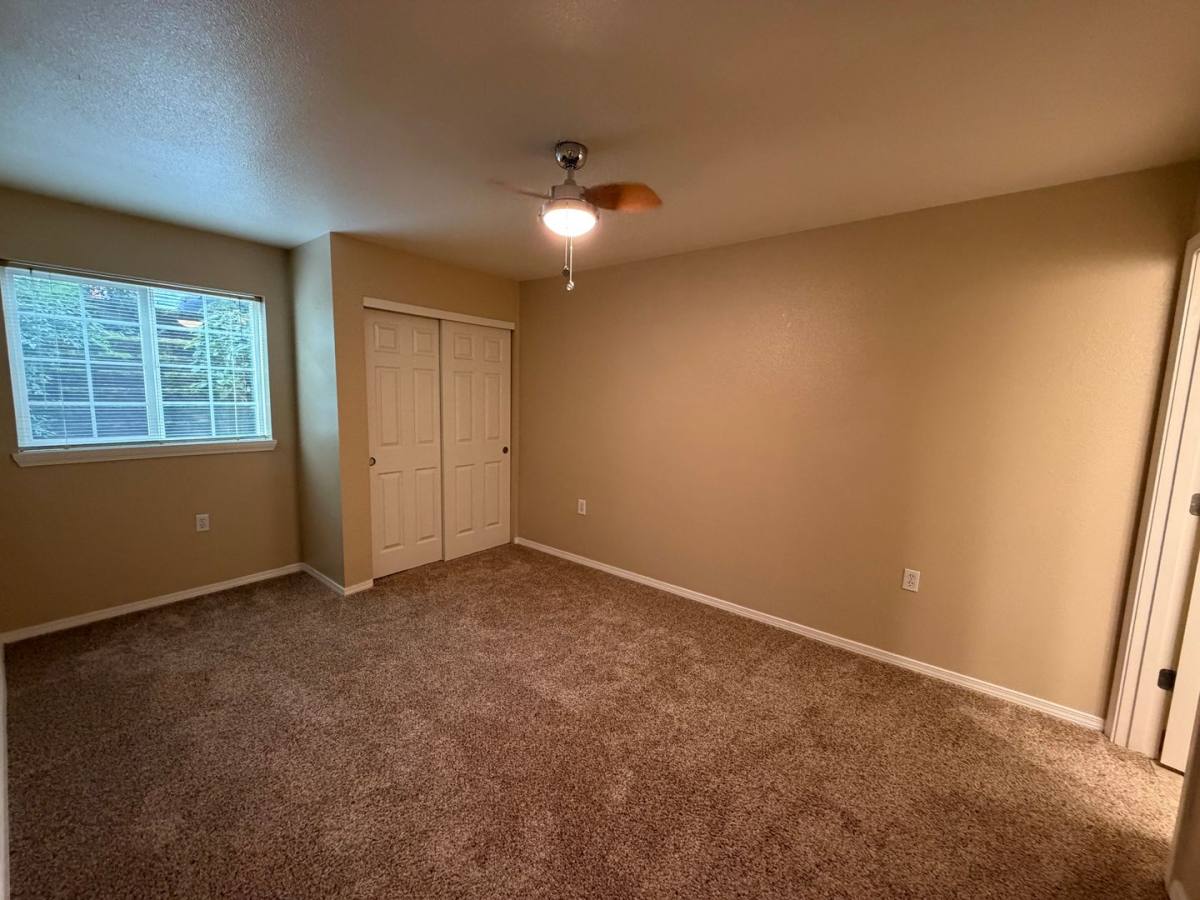 Apartment for rent at 1860 Rees Hill Rd SE, Salem, OR 97306