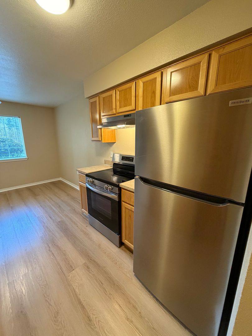 Apartment for rent at 1860 Rees Hill Rd SE, Salem, OR 97306