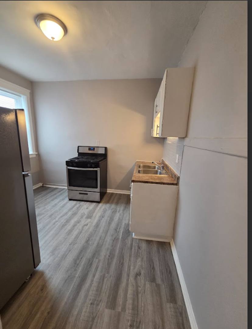 Apartment for rent at 6039 S Prairie Ave, Chicago, IL 60637