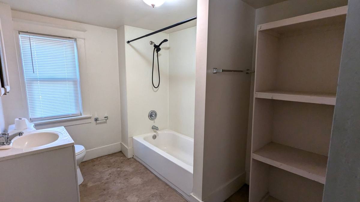 Apartment for rent at 2901 Temple St, Muskegon, MI 49444