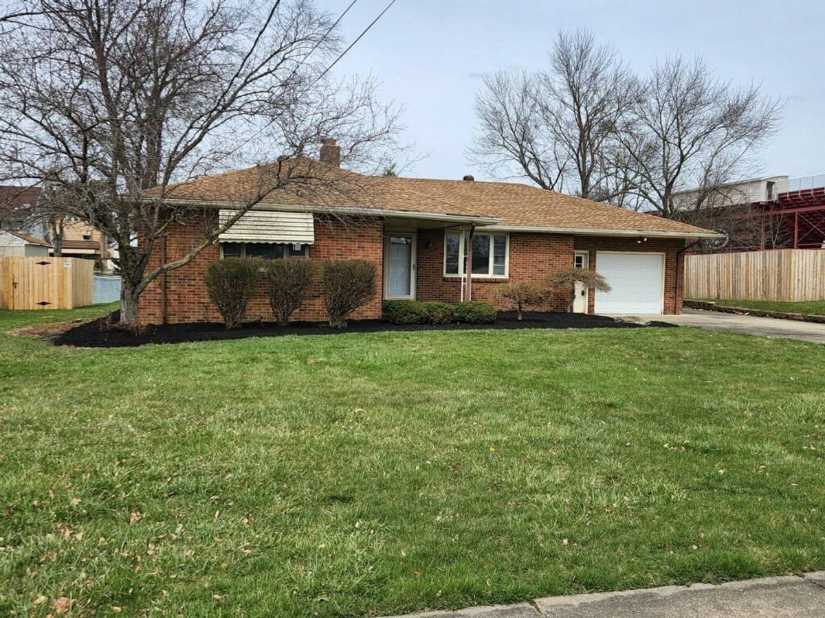 House for rent at 296 E Howard, Girard, OH 44420