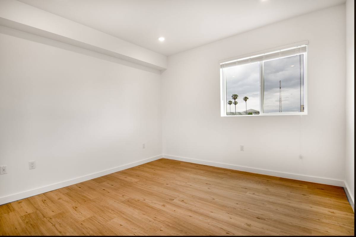 Apartment for rent at 14333 Sylvan St, Van Nuys, CA 91401