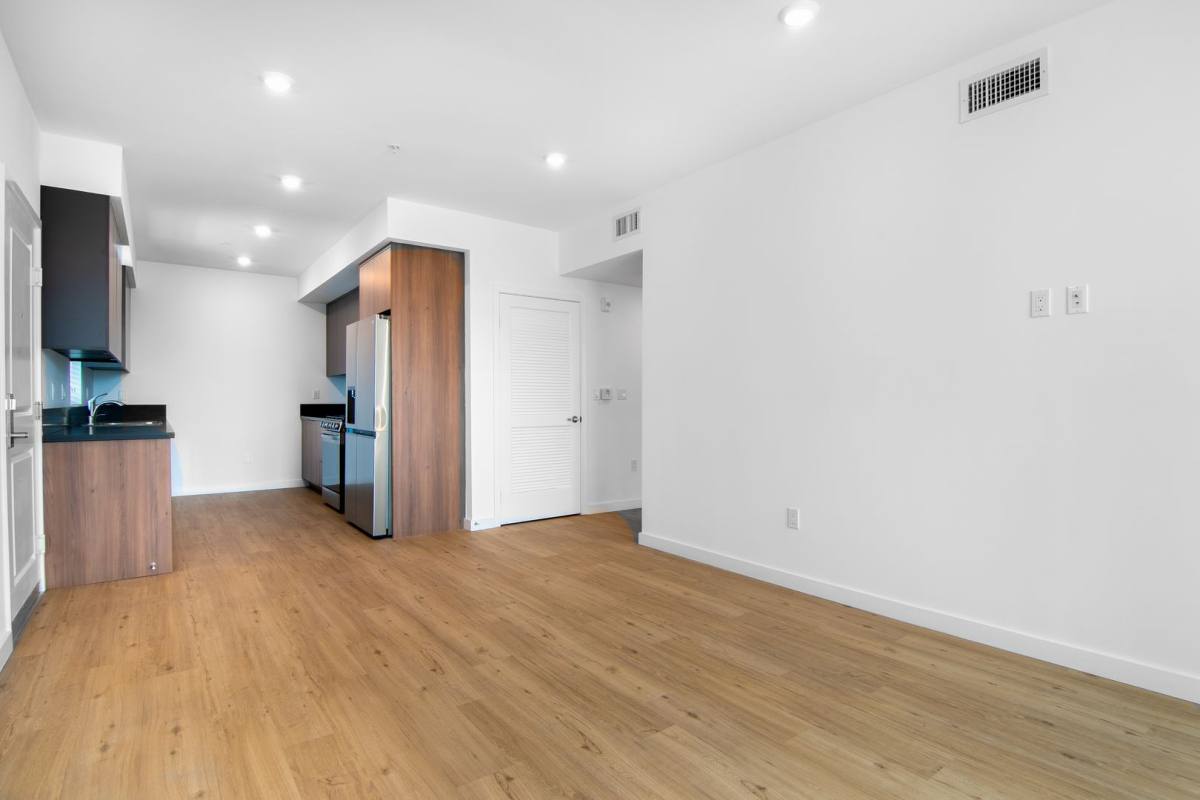 Apartment for rent at 14333 Sylvan St, Van Nuys, CA 91401